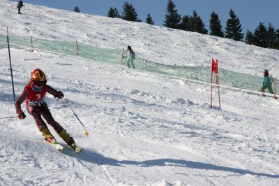 Maria Döring als Kind auf Abfahrtski